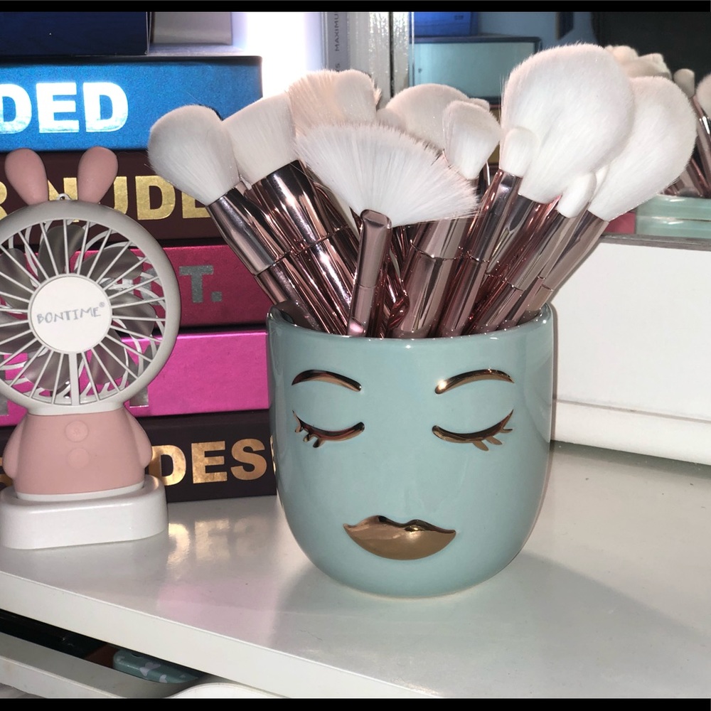 Small Baby Blue Brush Holder